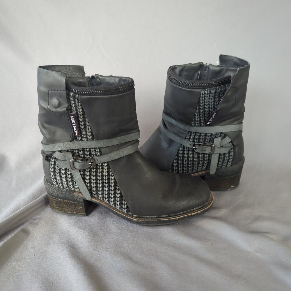 MUK LUKS Black Ankle Boots Side Zip Moto Combat Women's 8 Side Zip Knit Panel